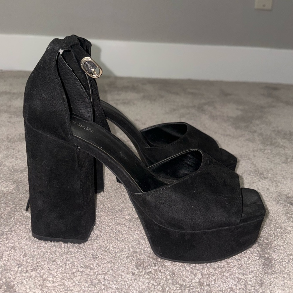 Elegant Black Platform Heels